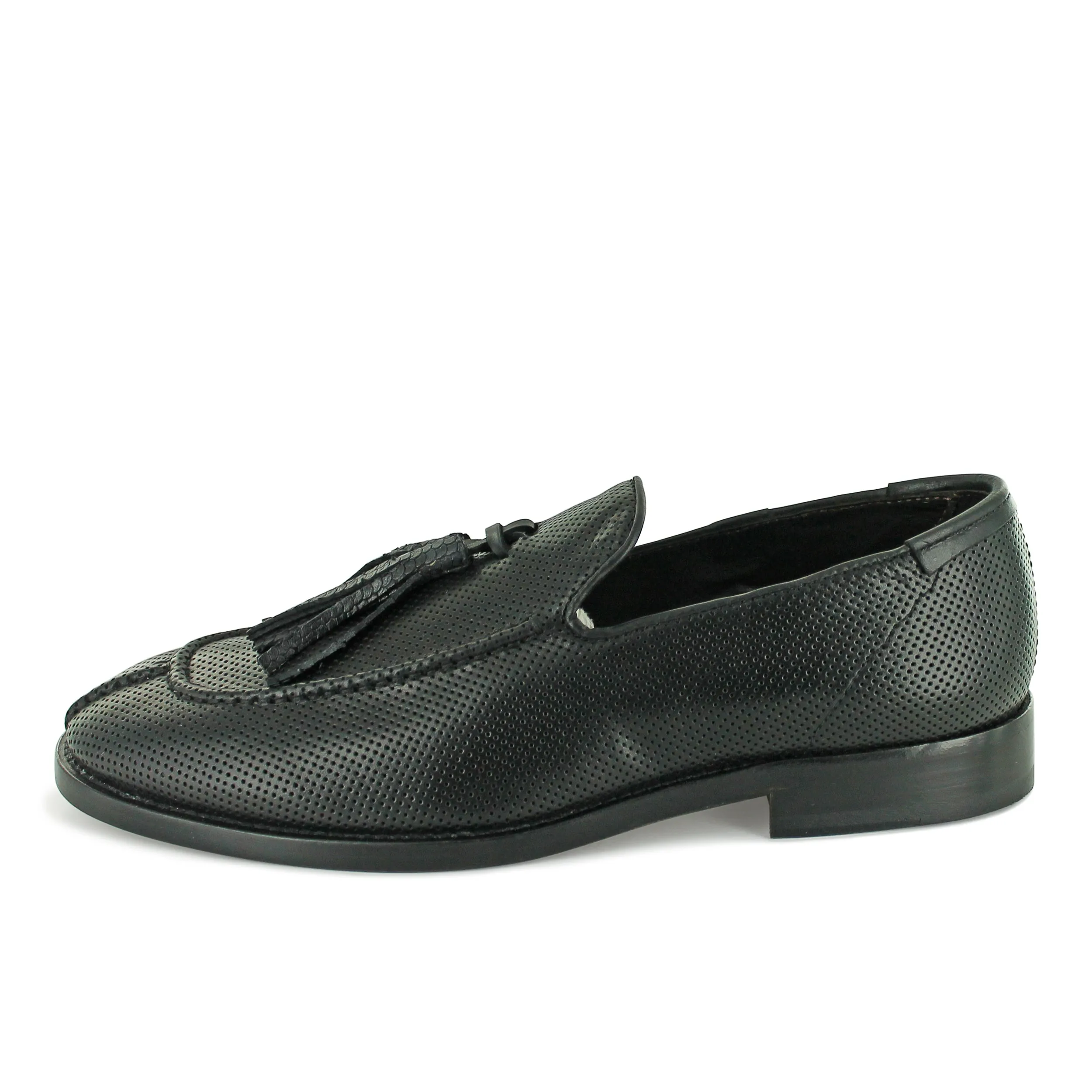 16/721 - Black Tassle Loafer