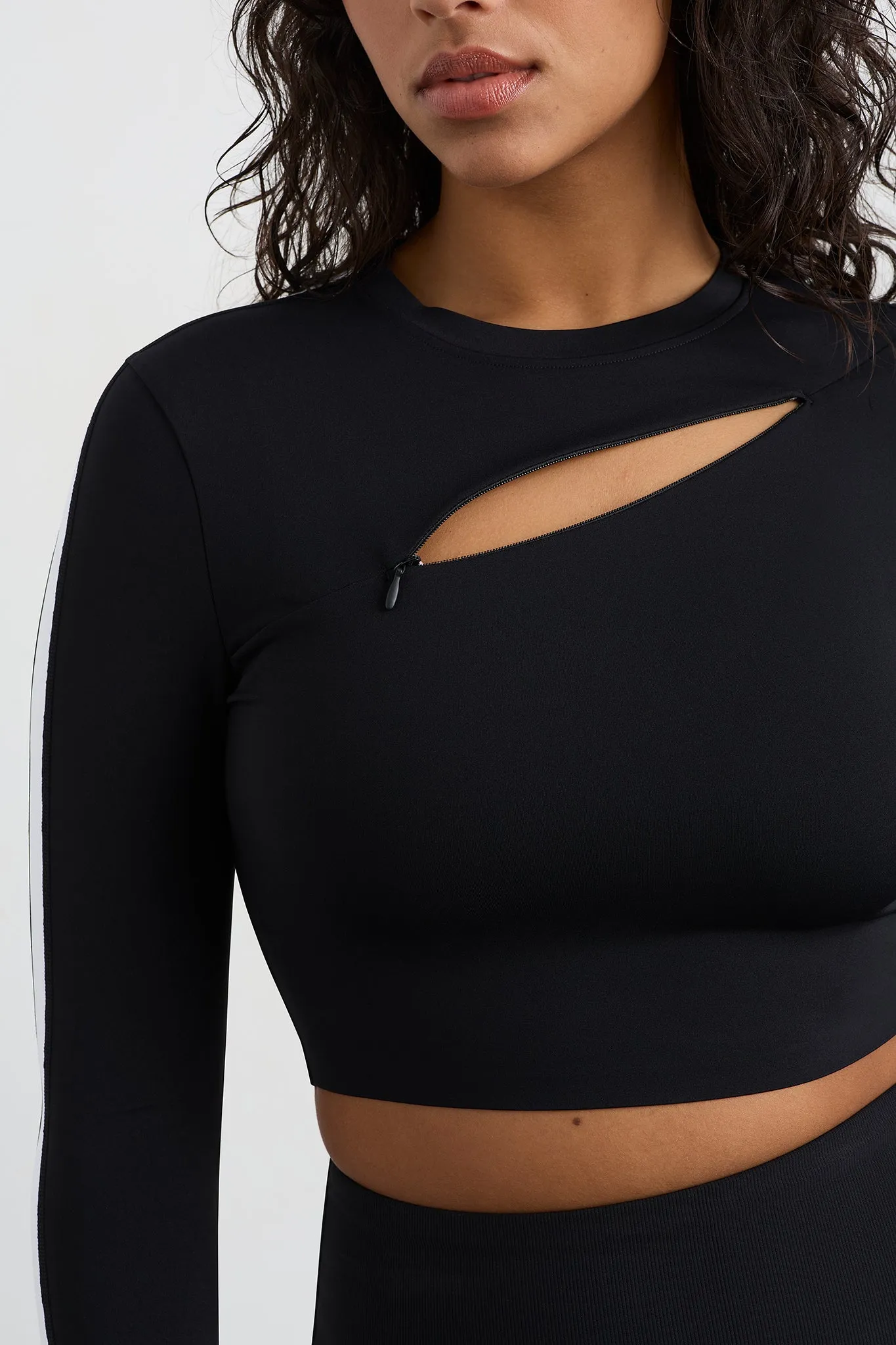 Contrast Long Sleeve Crop Top 389