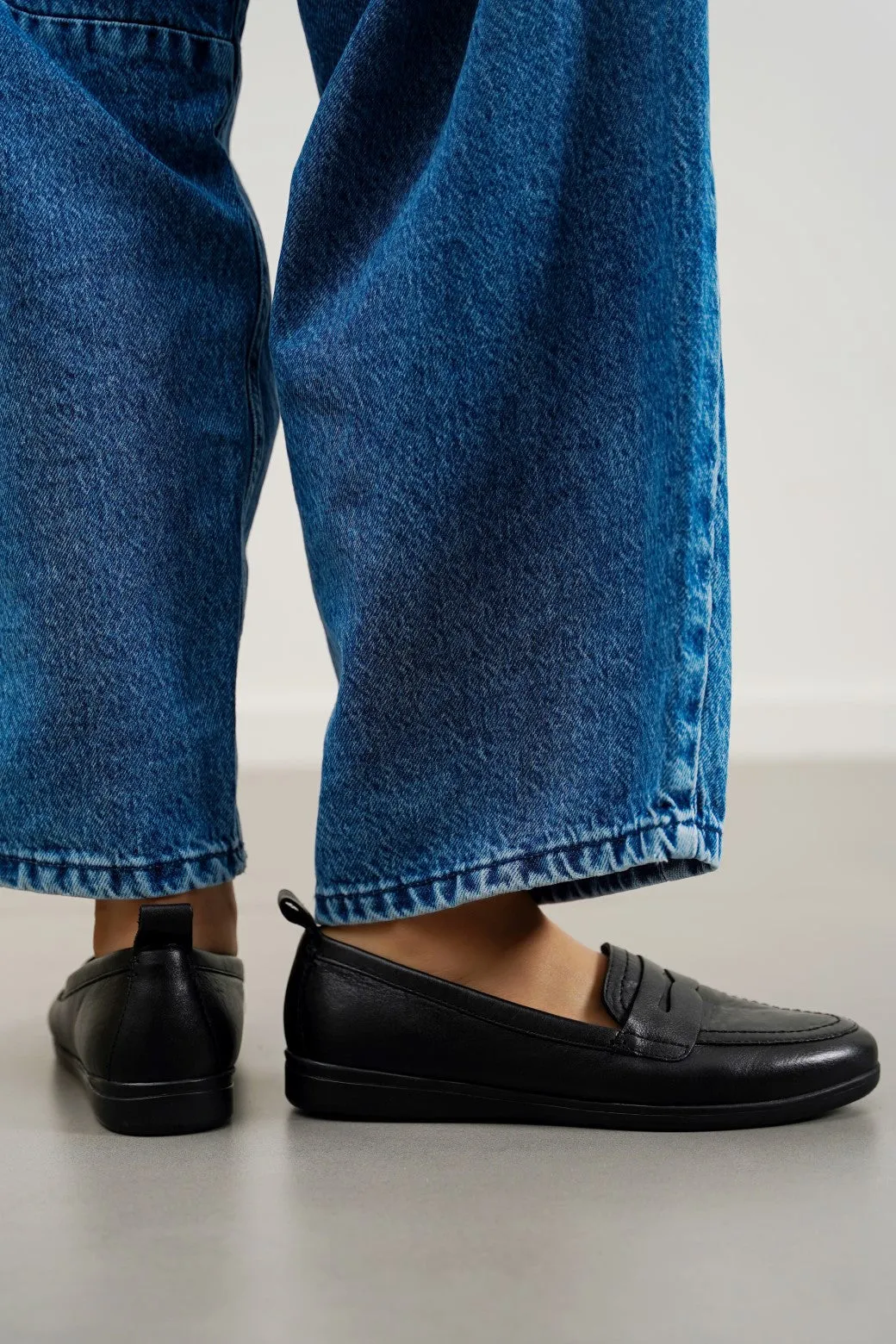 LEATHER MAMA LOAFERS