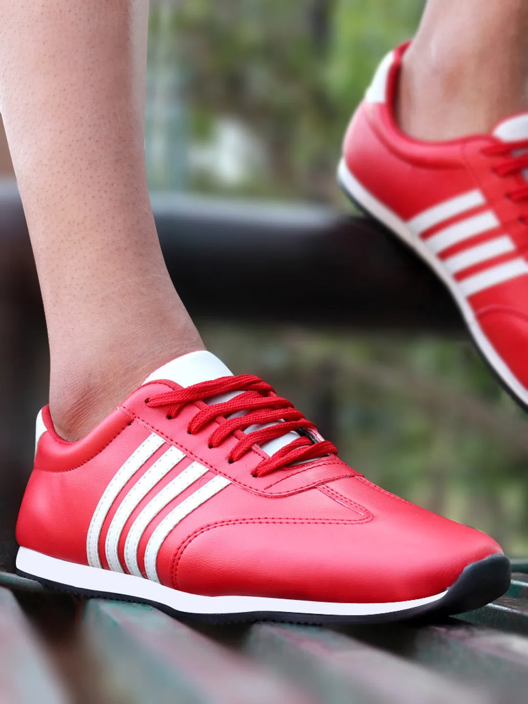 Men Red Classic Lace Up Sneakers