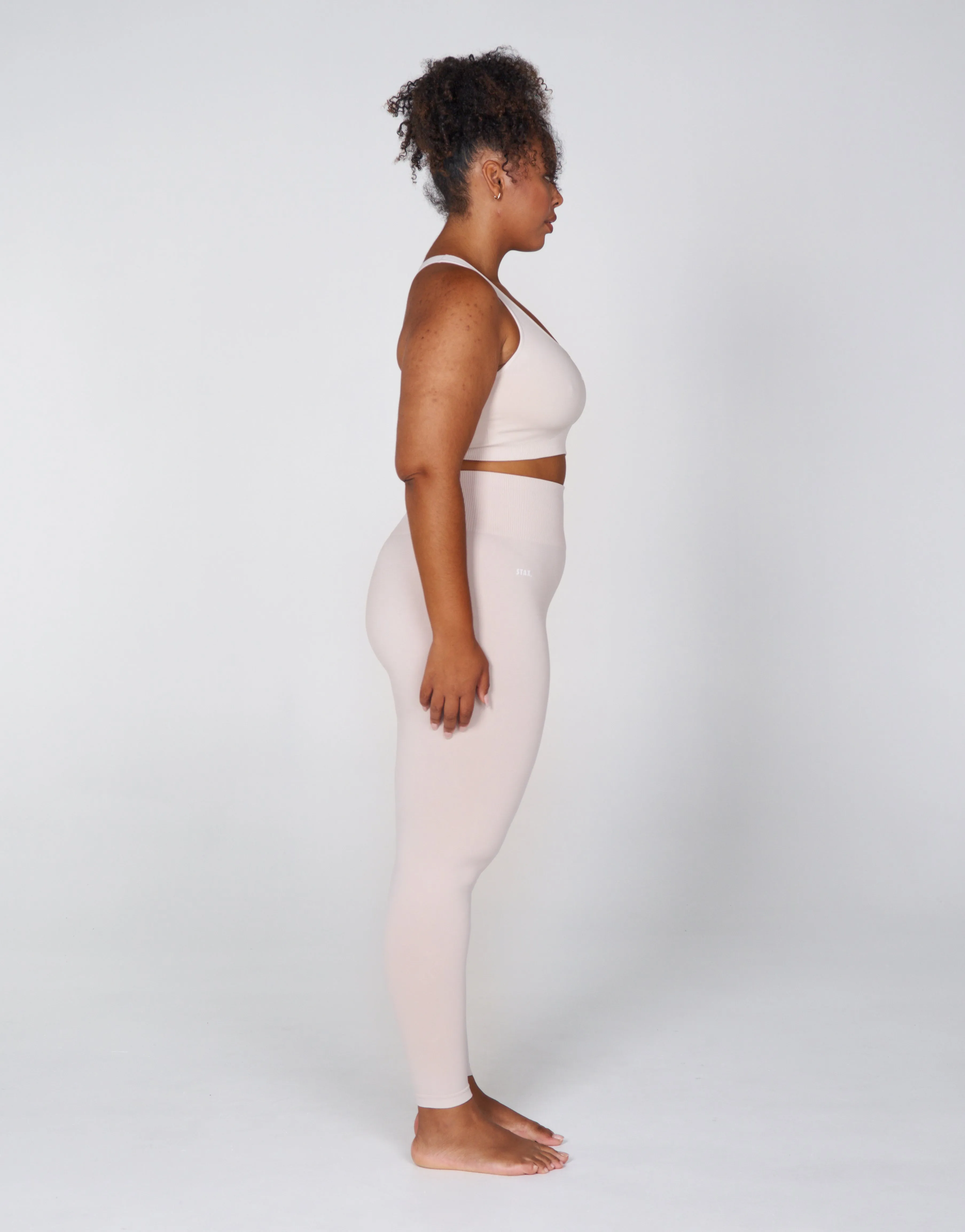 Premium Seamless Favourites Racer Crop - Bone