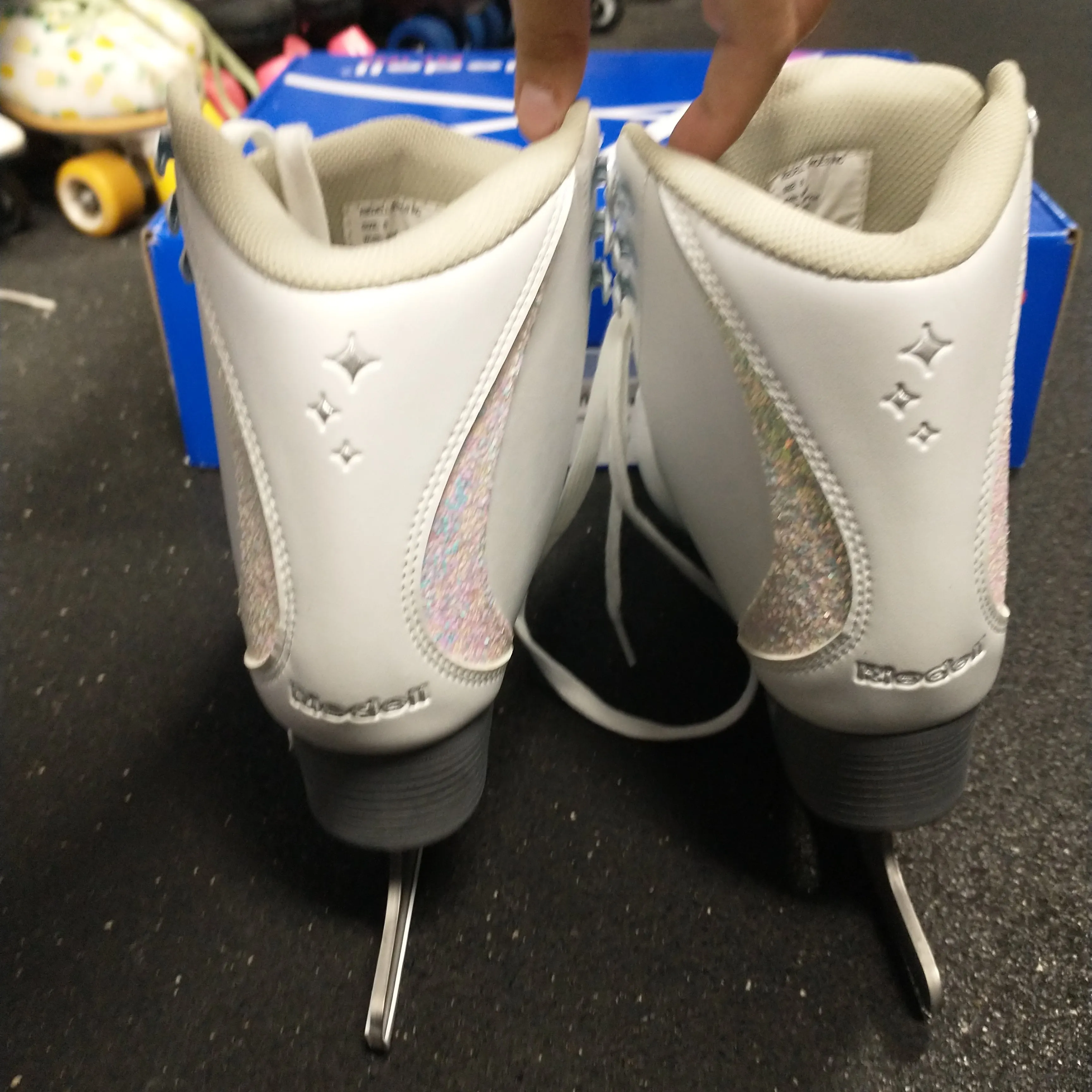 Riedell Sparkle Snow Figure Skates Size 8