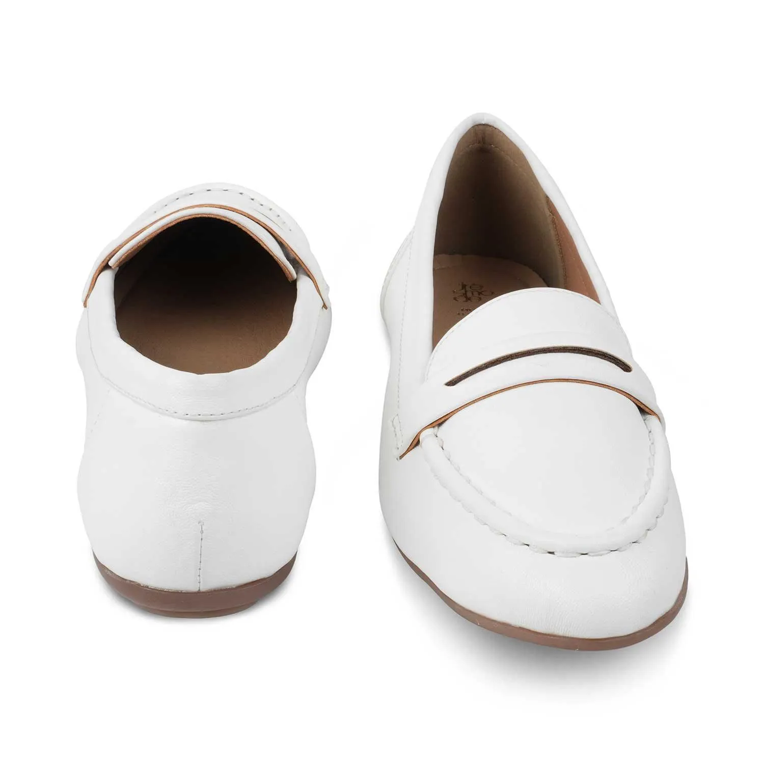 Tresmode Snappy White Women's Casual Loafers