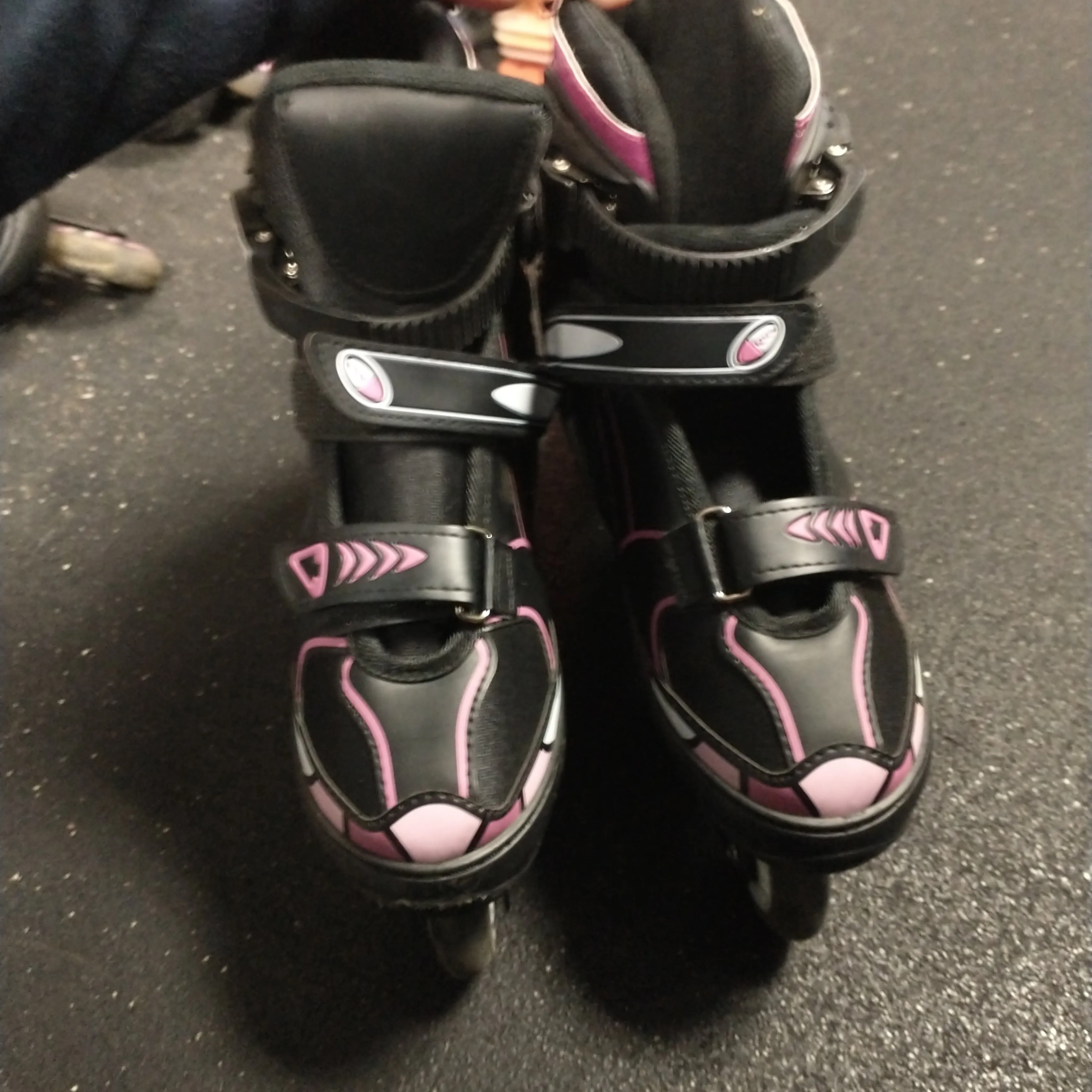 Used Adjustable Girl's Inline Skates