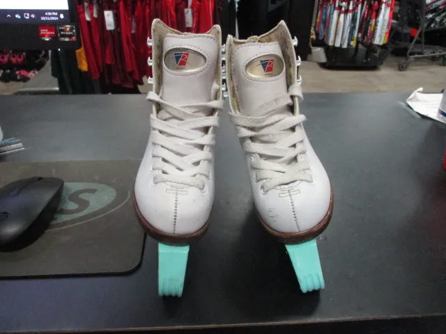 Used Riddell Figure Size 10J Skates With Blade Cover