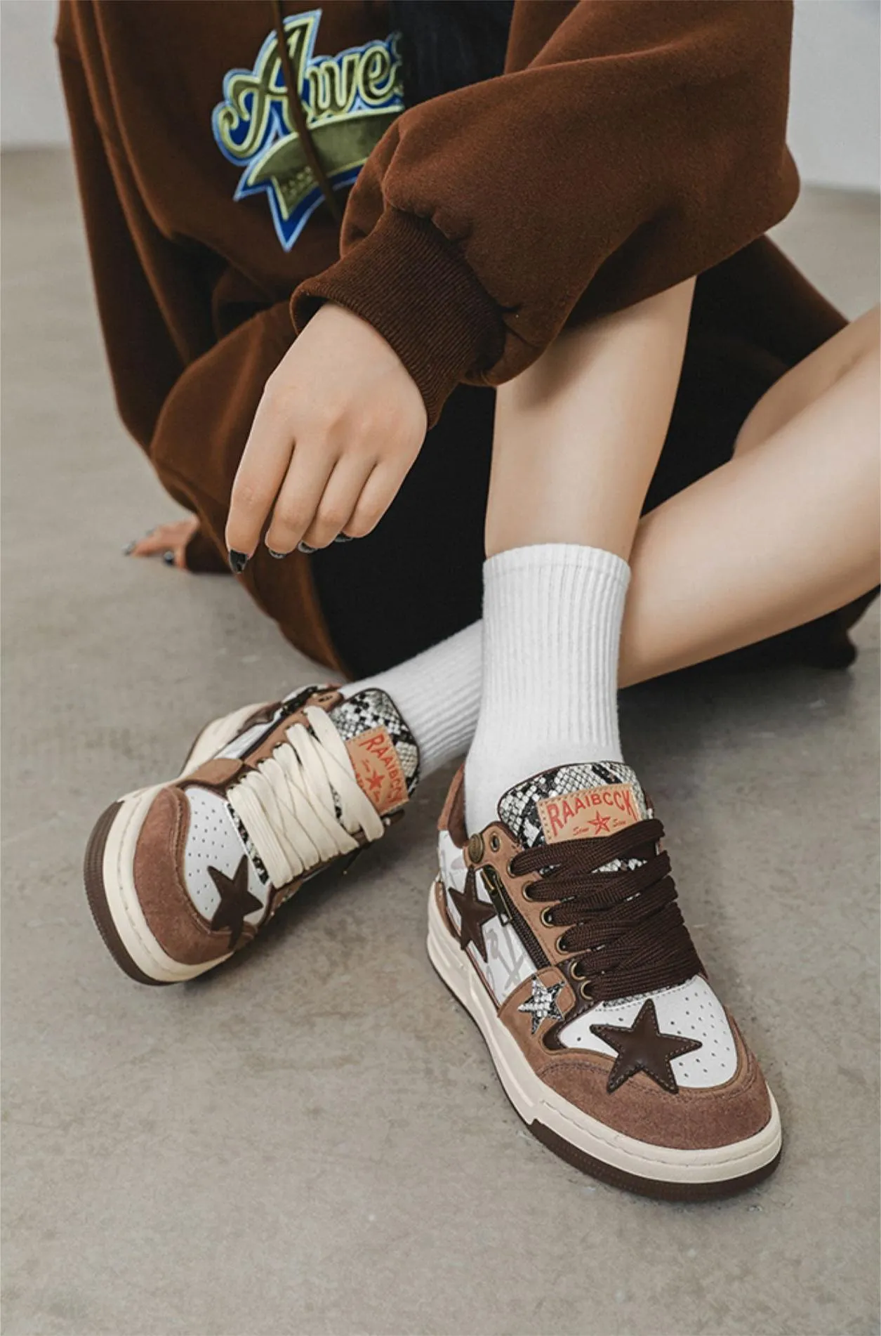 Zipper | Brown Sneakers with Star Element